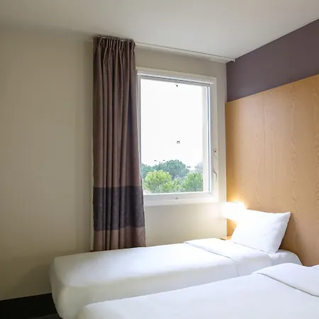Hotel Centre Le Millenaire 2*