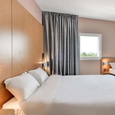 Centre Le Millenaire Hotel 2*