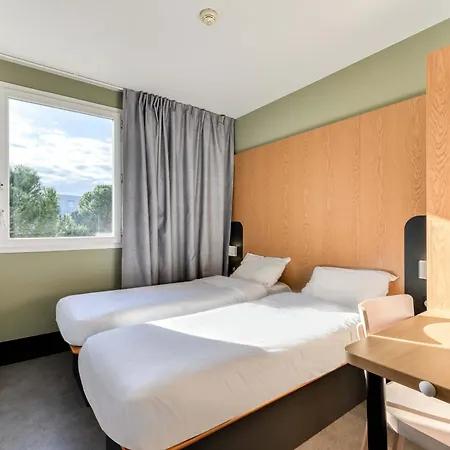 Centre Le Millenaire Hotel